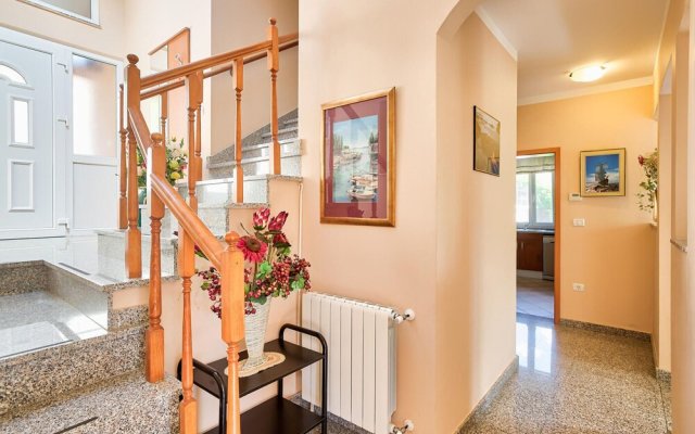 Beautiful Home in Labin With Wifi and 3 Bedrooms