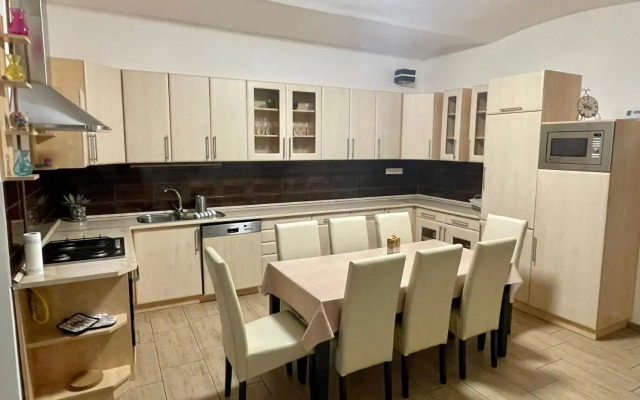Árvíz Apartman