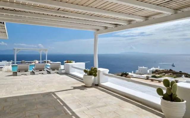 Stunning Villa With Panoramic View