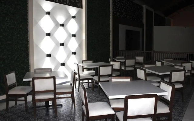 Hangar Inn Tijuana