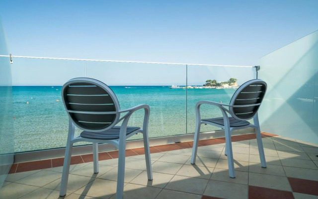 Denise Beach Hotel