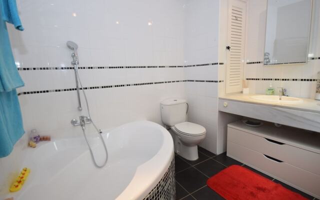 Magnificent Villa in Calonge With Terrace