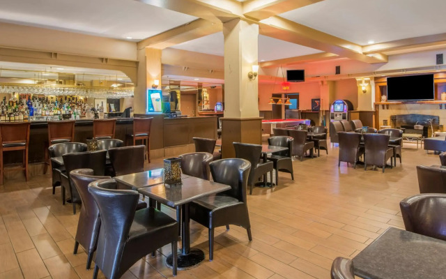 Armon Plaza Montreal Airpt, Trademark Collection by Wyndham