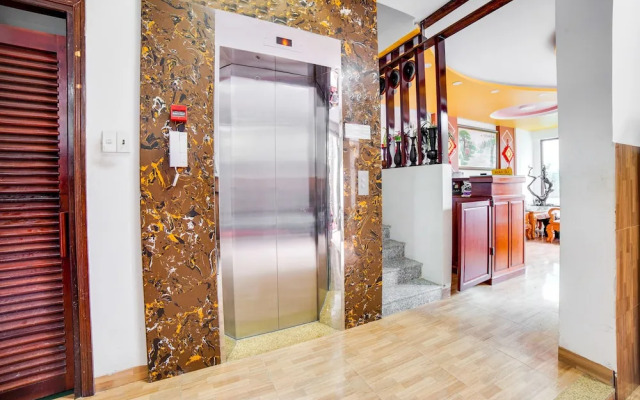Nhat Hoa Hotel by OYO Rooms