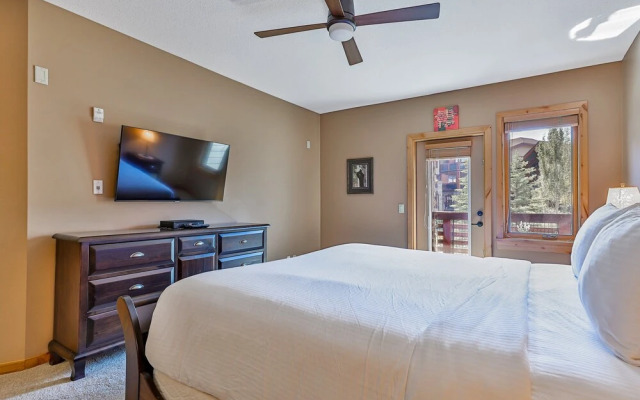 Rundle Cliffs Lodge by Spring Creek Vacation