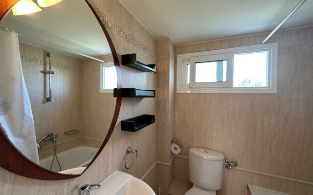 Relax in This Sithonia Property With Great Ocean Views