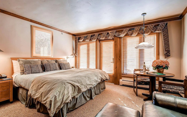 Lion Square Lodge