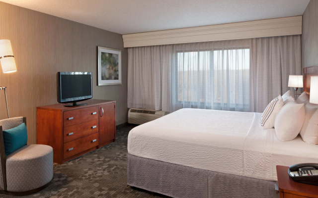 Courtyard By Marriott Farmington