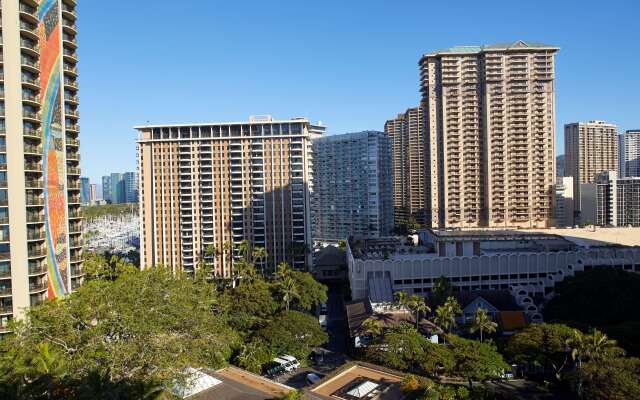 Hilton Hawaiian Village Waikiki Beach Resort