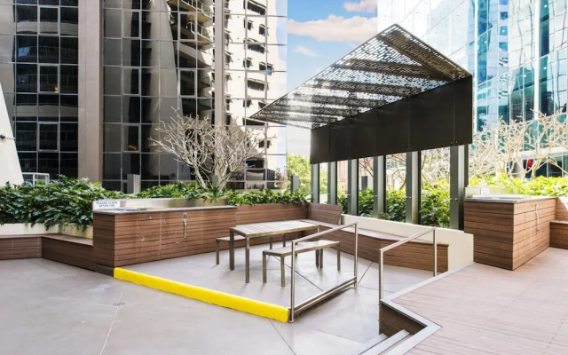 CBD African Charm, Story Bridge & River Views