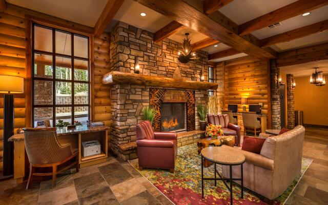 Green Mill Village Hotel & Suites, BW Signature Collection