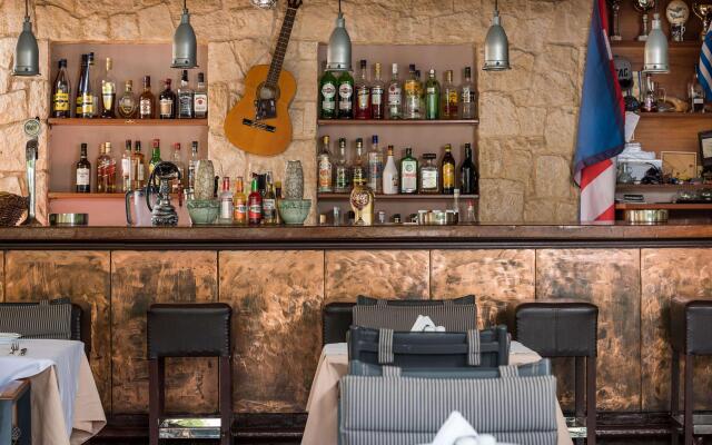 Elotis Suites