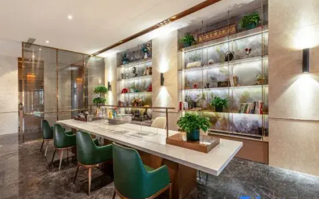 Rezen Hotel Burqin
