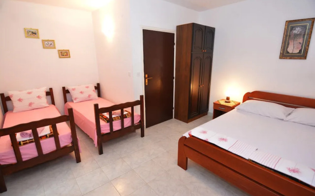 Apartments & Rooms Vanja