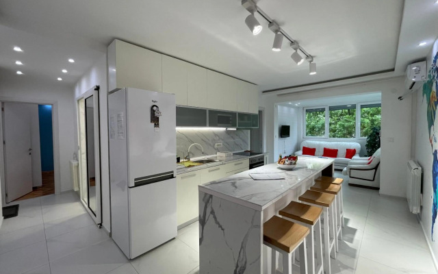 EVAs WorldMap Apartment