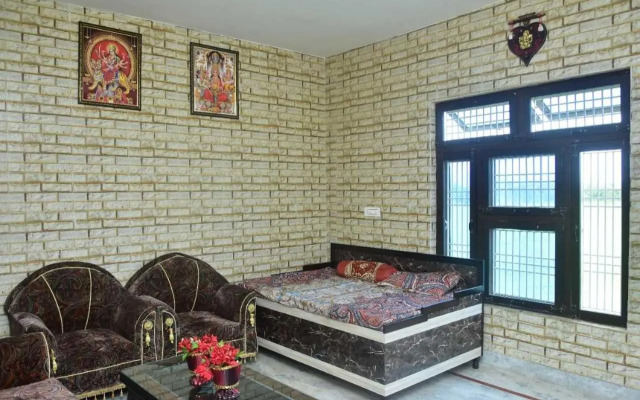 OYO HOME 92078 Pinky Homestay