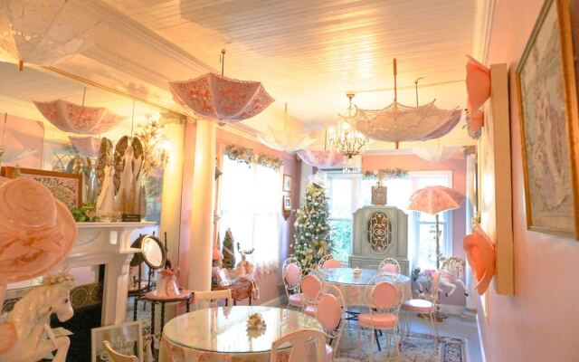 Mathis House, A Victorian Bed & Breakfast and Tea Room at 600 Main