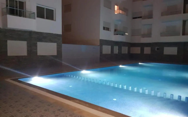 Appartement avec piscine, 1min de la plage
