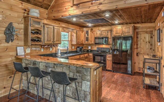 Aska Pines by Escape to Blue Ridge