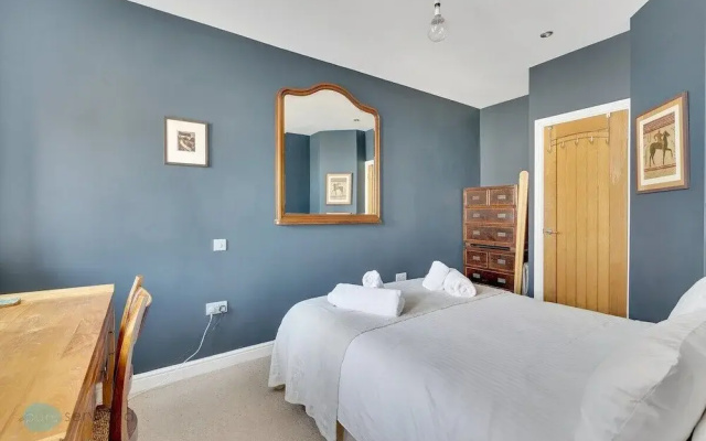 Bantham Mews by Pureserviced 1 Bedroom Luxury Mews