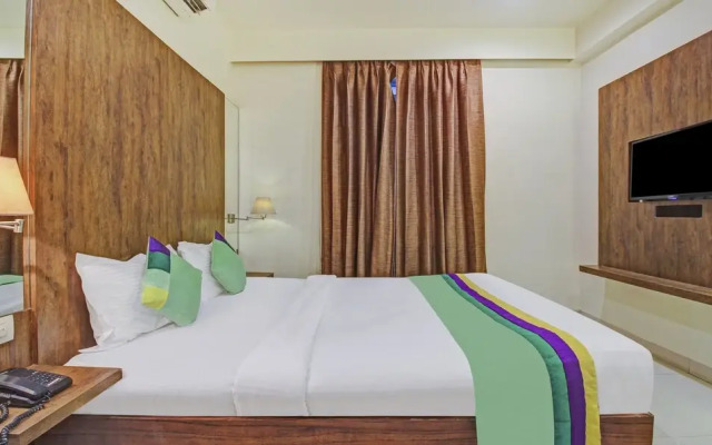 Fabhotel Arastu Plaza