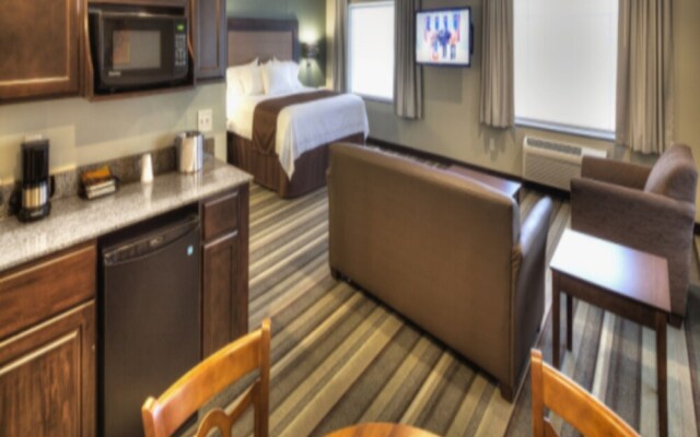 The East Avenue Inn & Suites