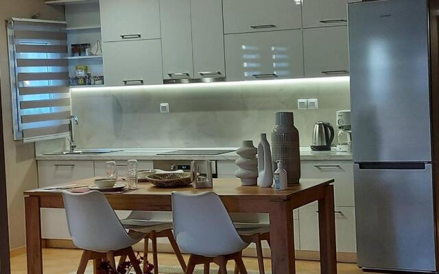 Veria Panorama Luxury Suite with Garden 2