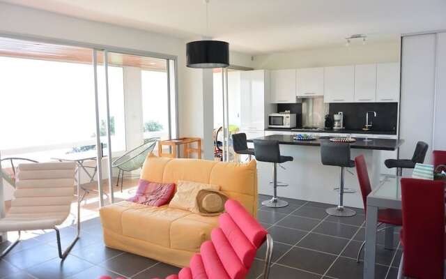 Myrte Apartment - Beachfront - Sea View Apartment 1