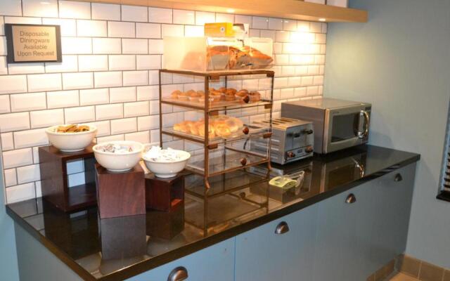 Country Inn & Suites by Radisson Roseville - St. Paul