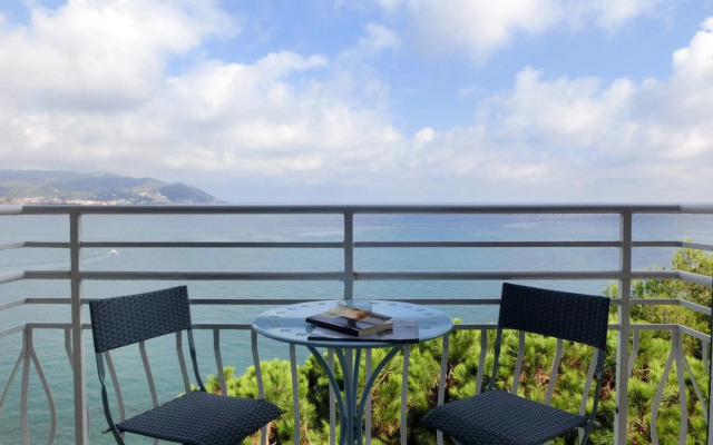 Arc en Ciel Hotel
