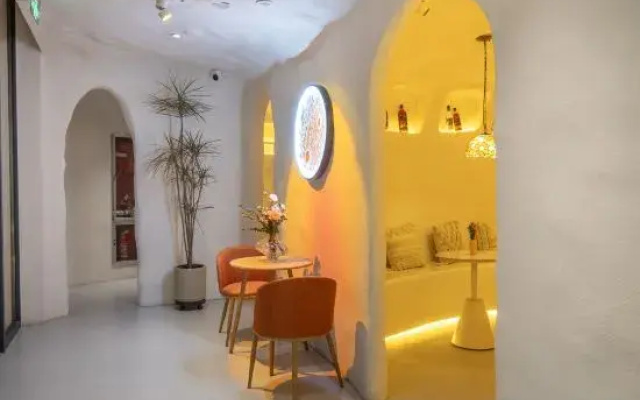 Buerjin Grand Xinjiang Hotel