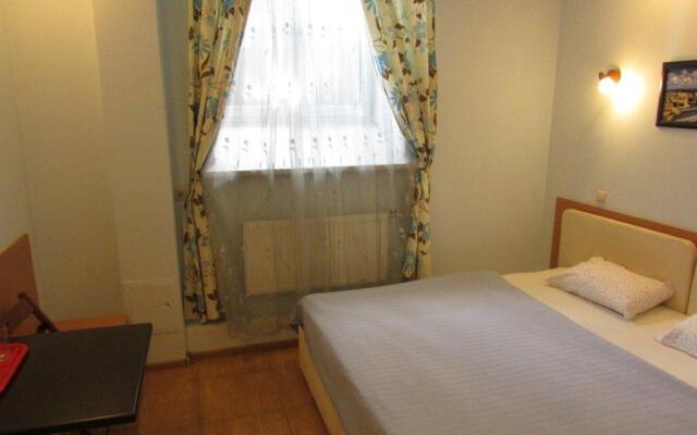 Отель Златотур