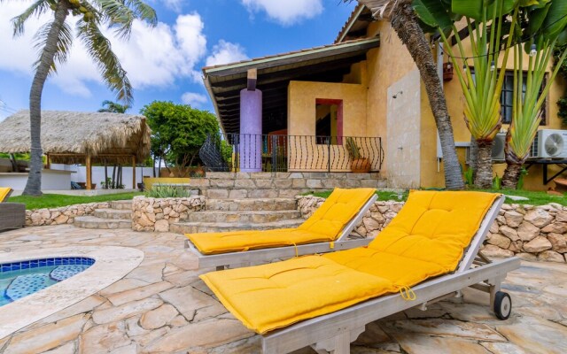 Mexican Style Villa With Private Pool, Free Utilities