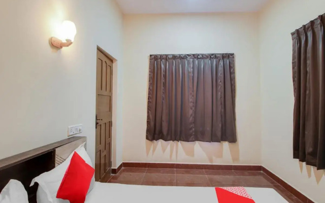 OYO Flagship 70262 Hotel River Wood