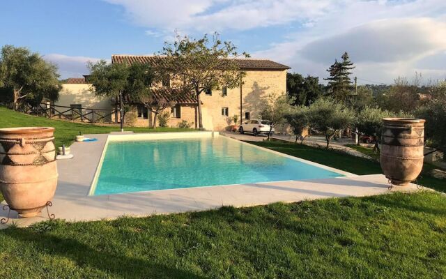 Studio in Perugia, With Pool Access, Enclosed Garden and Wifi