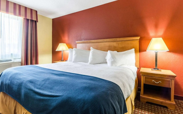 Rodeway Inn & Suites Jacksonville near Camp Lejeune