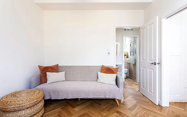 London Bridge Cosy Chic: Your Perfect 1-bed London Retreat