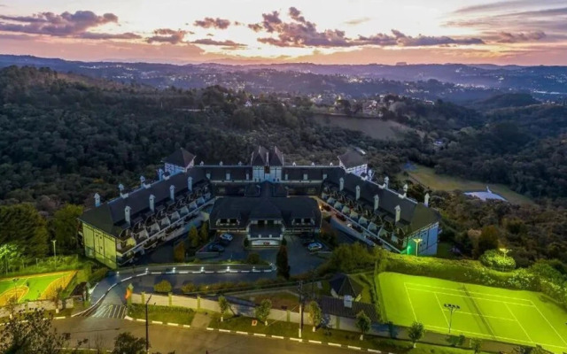 Duplex em Castelo Piscina e Lareira