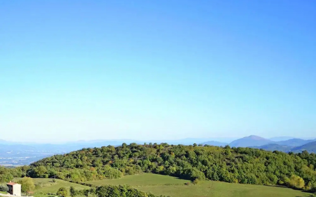 Villa with Private Pool near Cortona in Calm Countryside & Hilly Landscape