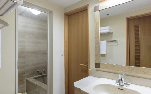 DoubleTree by Hilton Naha Shuri Castle