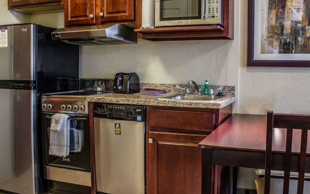 MainStay Suites Coralville - Iowa City