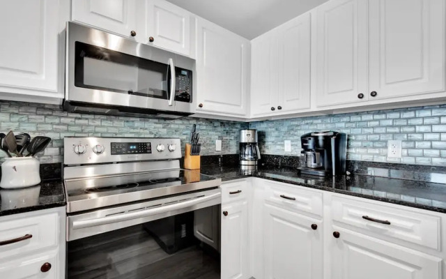 Calypso 2-1502 West
