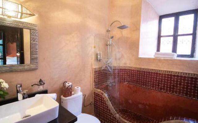 Riad Mur Akush