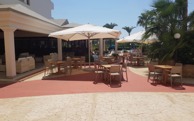 Nissiana Hotel