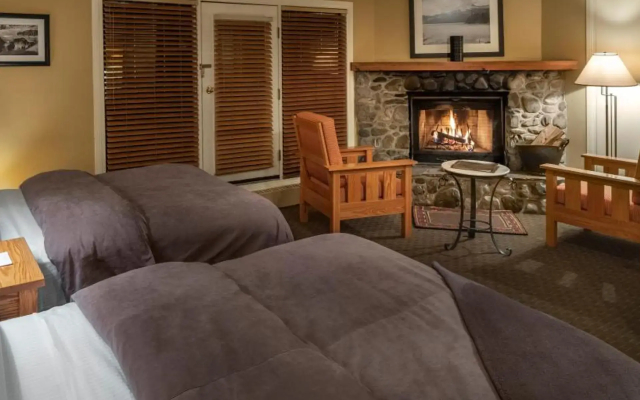 Emerald Lake Lodge