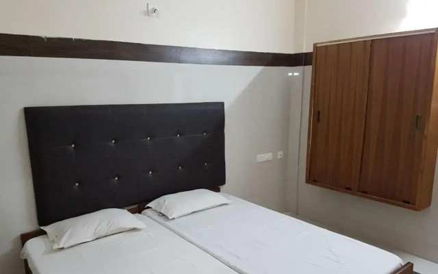 Hotel Parvathi International