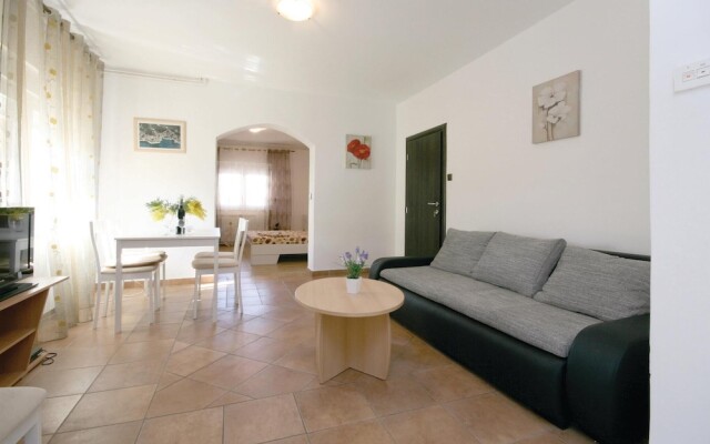 Beautiful Home in Brodarica With Wifi and 4 Bedrooms