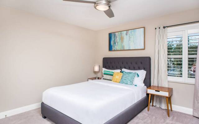 Charming 3br/2ba Craftsman Home by Domio