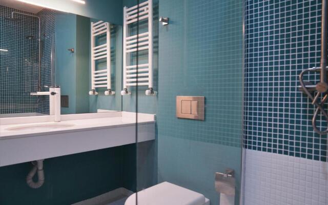 Atrium Apartment 245