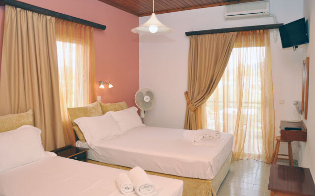 Polyxenis Rooms